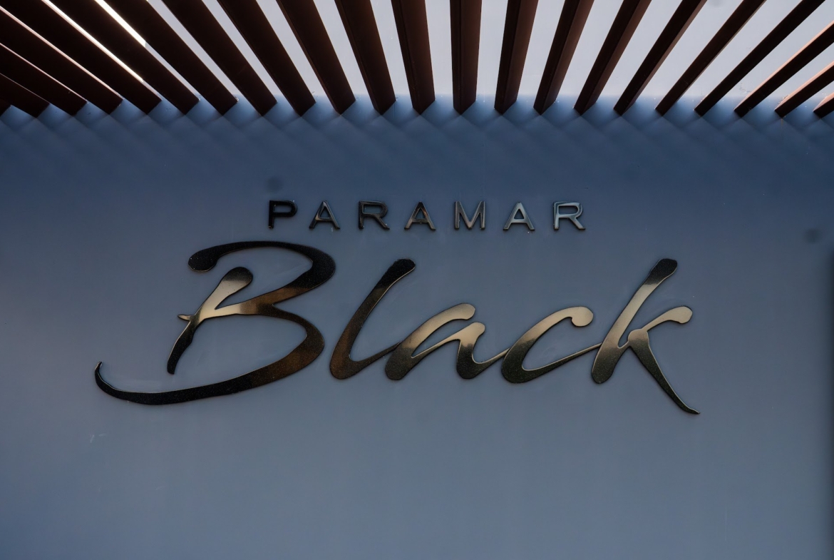 Paramar Black