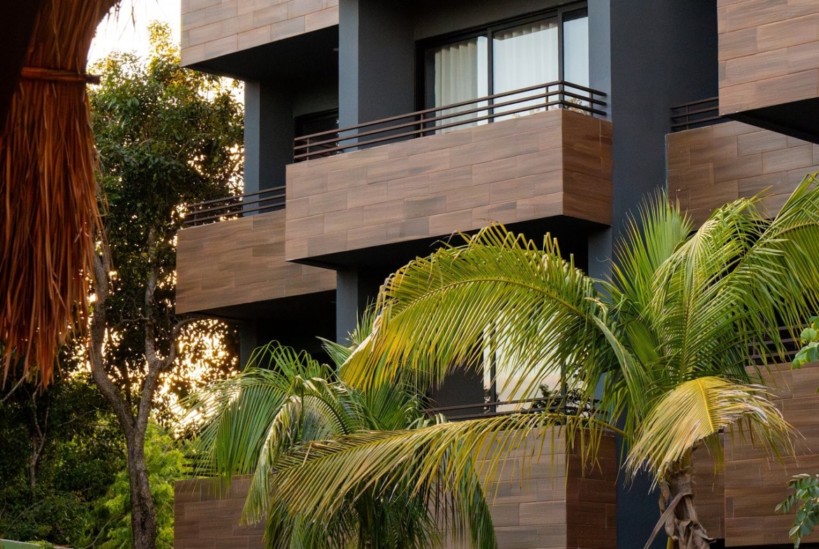 Paramar Black