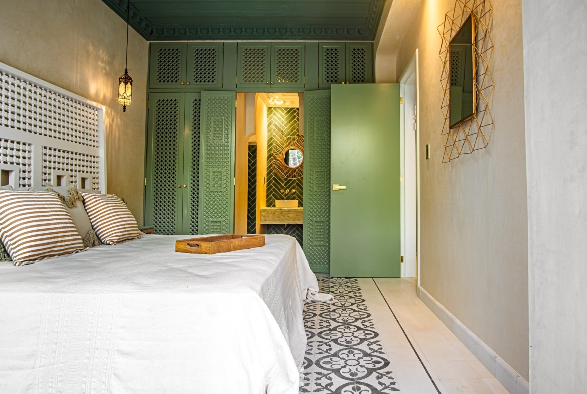 Pink Riad