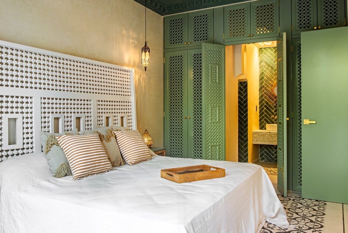 Pink Riad